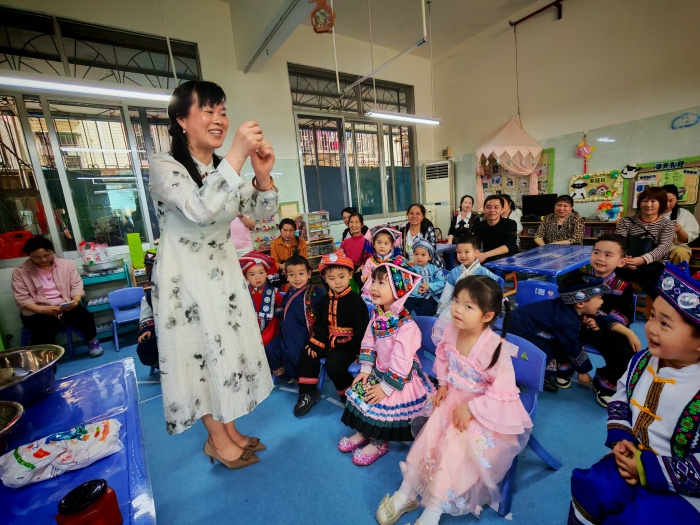 靈川鎮(zhèn)甘棠村：民俗傳承進(jìn)校園三月三 里綻新花