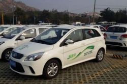 百元停車(chē)費(fèi)難住用戶(hù)，分時(shí)租賃汽車(chē)還在吃灰？